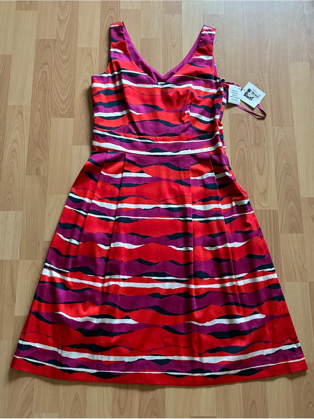 Anne Klein Fit & Flare Sleeveless Dress Abstract Stripes Pleated Sz 6
